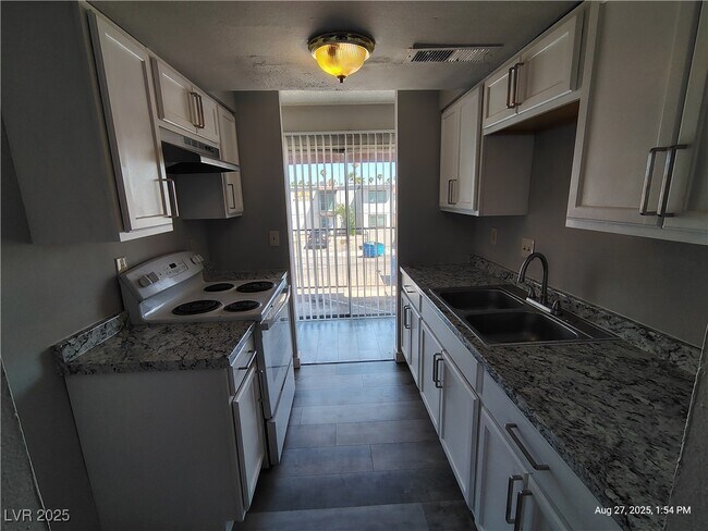 Building Photo - 3663 Kolendo Ct