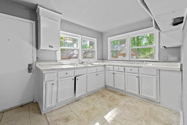 Building Photo - 3066 Redbud Rd