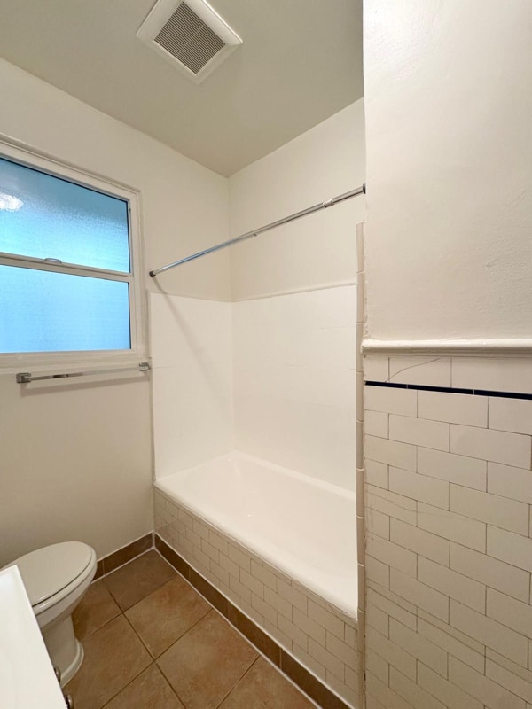 Building Photo - 636 N Plymouth Blvd