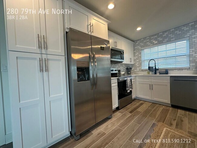 Building Photo - 280 79th Ave N