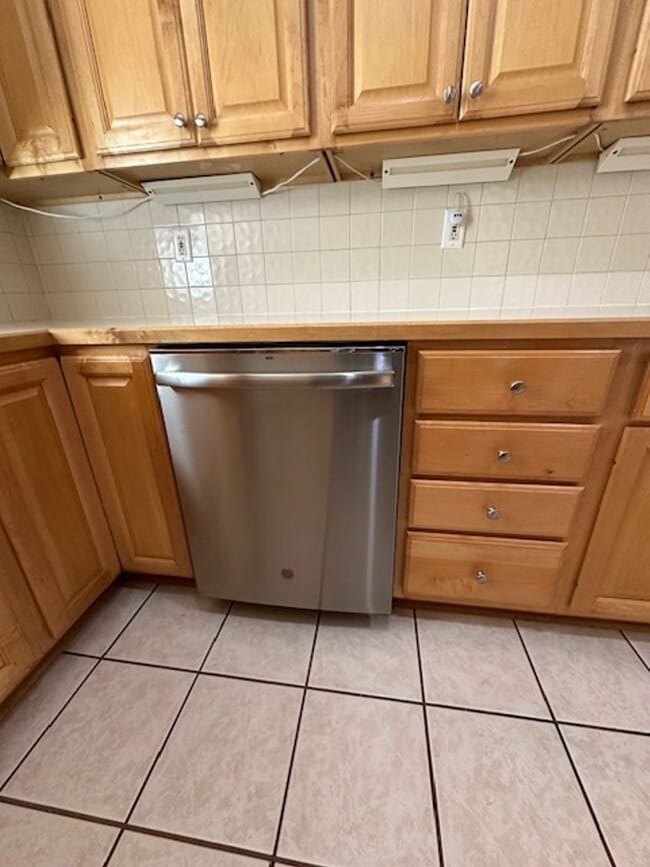 Building Photo - COMING SOON! 31807 W. Chicago, Livonia MI ...