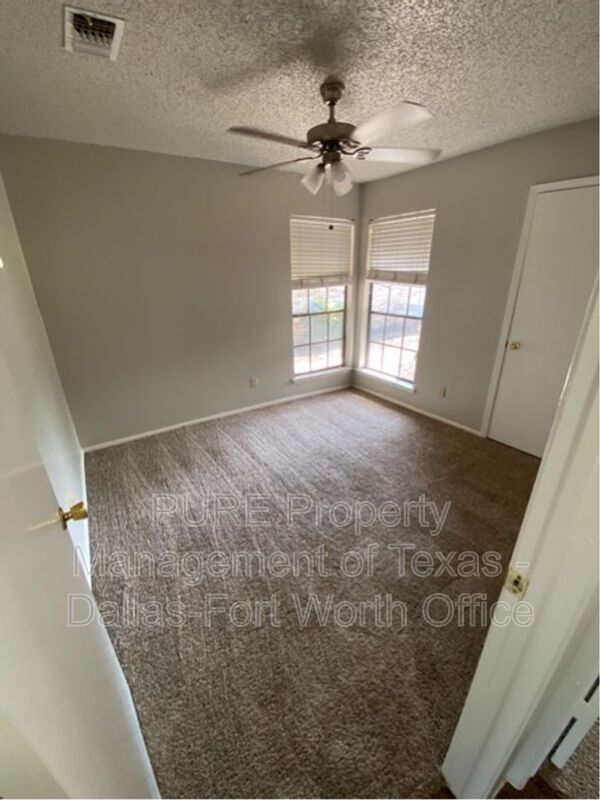 Building Photo - 7232 Timberidge Dr