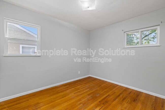 Building Photo - 10423 Balmoral Dr
