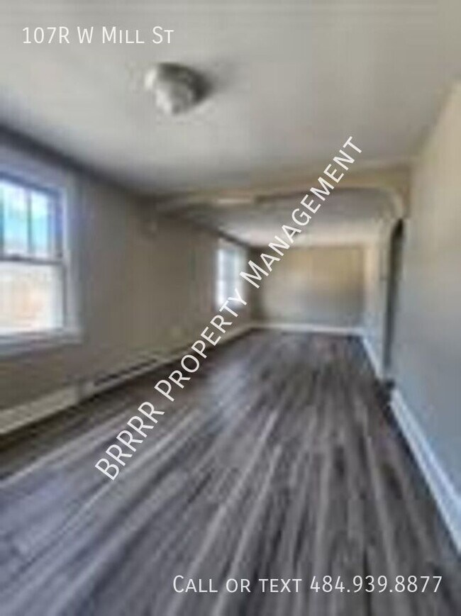 Building Photo - 107R W Mill St-