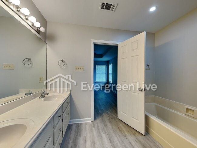 Building Photo - 21 Nevada Ln