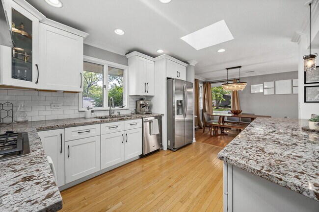 Building Photo - 1024 Catalpa Ln