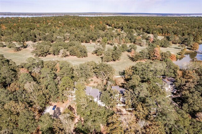 Building Photo - 24468 Country Clb Dr
