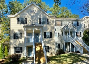 Building Photo - Charming 2BR Townhome in Prime Chapel Hill...