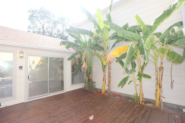 Building Photo - 2210 Shadowbriar Dr