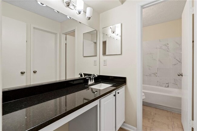 Building Photo - 5137 Roswell Rd NE