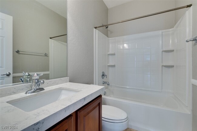 Building Photo - 148 Voltaire Ave