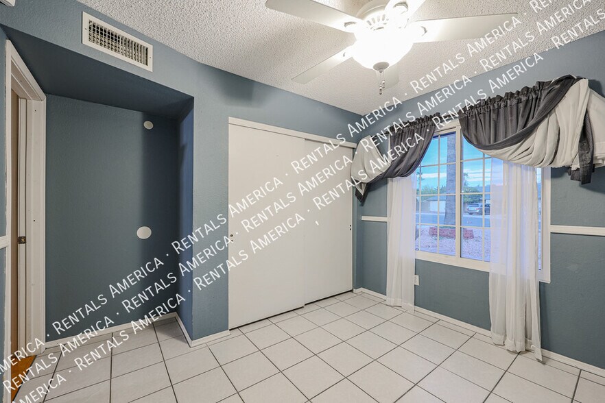 Building Photo - 324 S Rita Ln