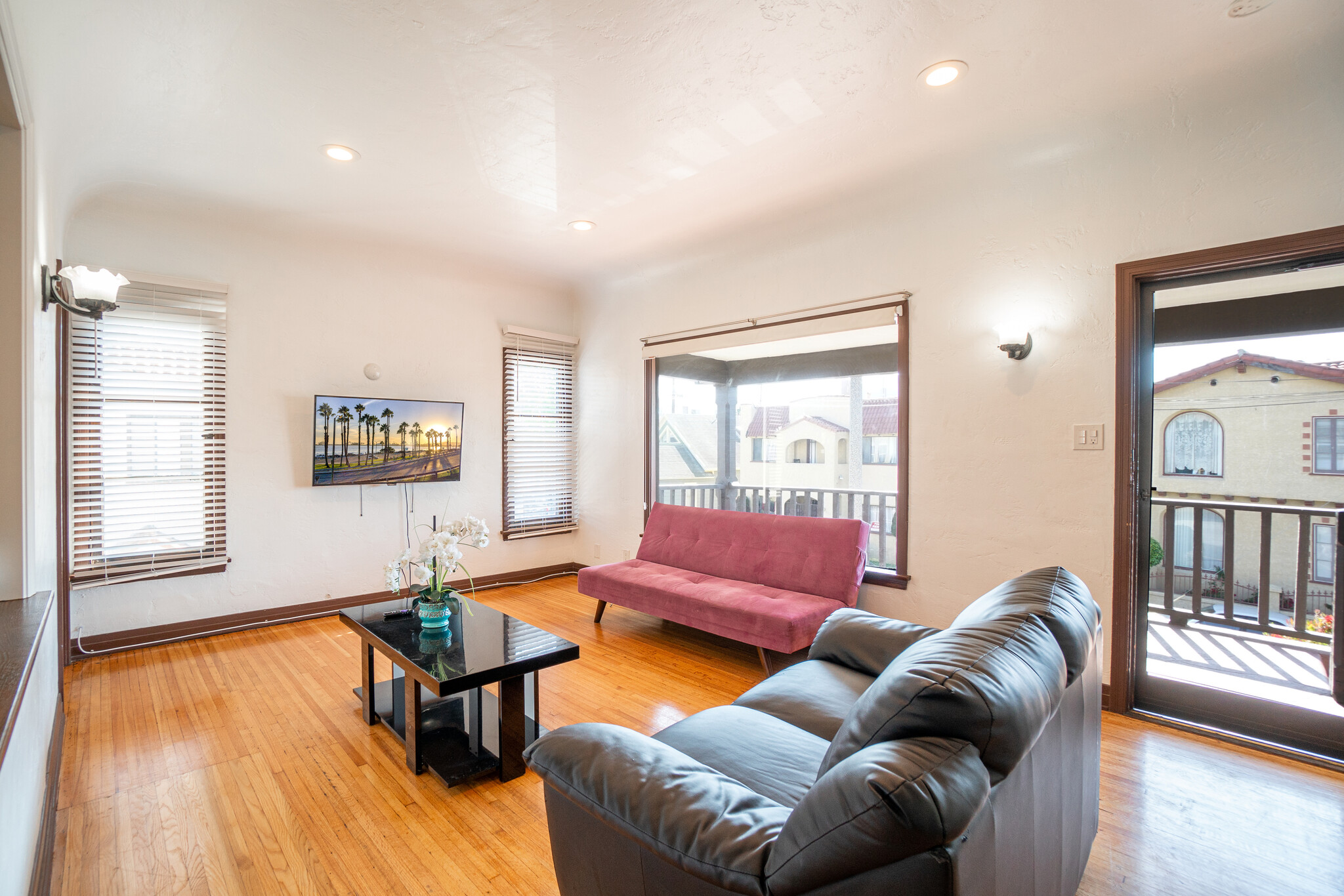 Building Photo - 358 Orange Ave
