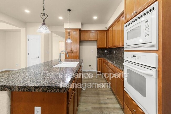 Building Photo - 785 Ellerbrook St