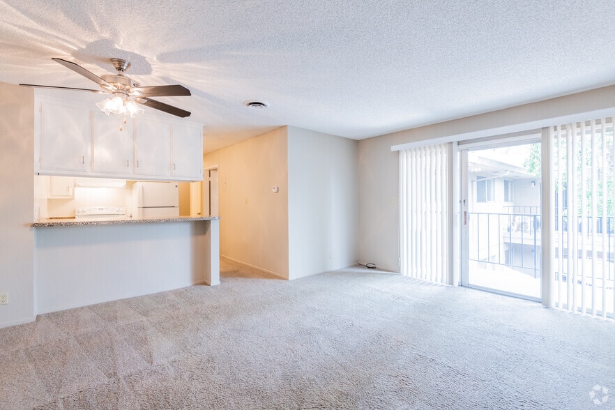 2 BR, 1 BA - El Camino Patio