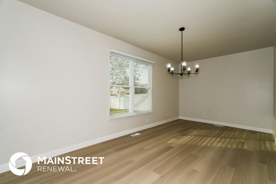 Building Photo - 623 Riverside Dr