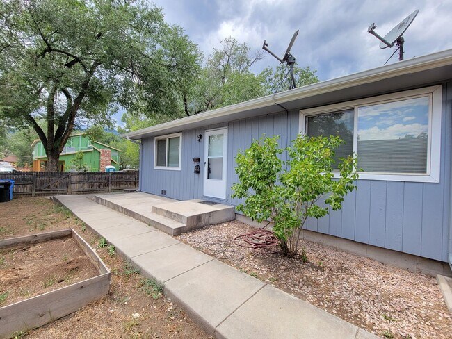 Building Photo - 2912 W Platte Ave