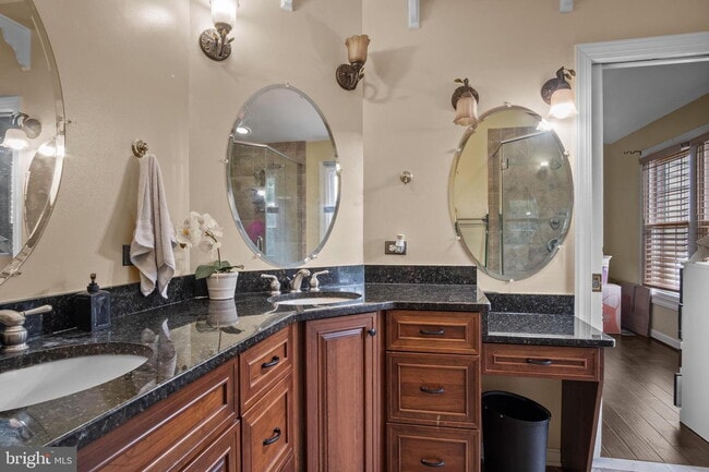 Building Photo - Stunning Ashburn Townhome with Endless Appeal