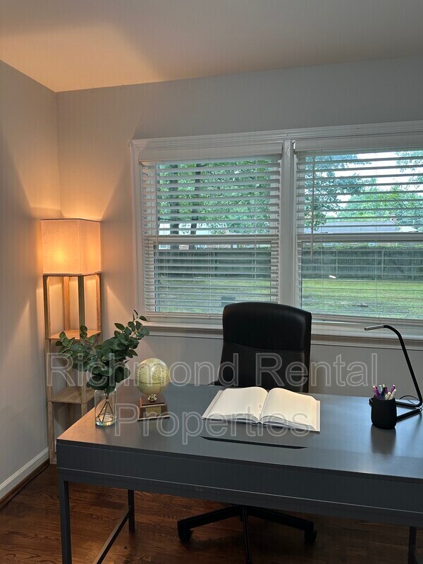 Building Photo - 229 Shadwood Drive