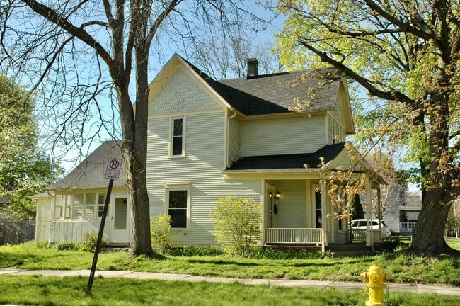 Building Photo - 1335 Ashland Ave NE
