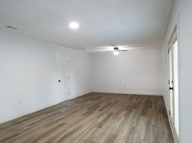 Building Photo - 4607 Wisconsin St