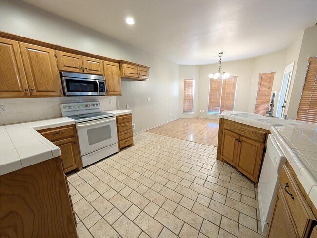 Building Photo - 4801 Deer Ridge Blvd