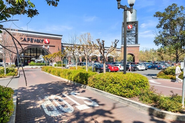 Building Photo - Remodeled 2 bed, 2 bath unit in Midtown