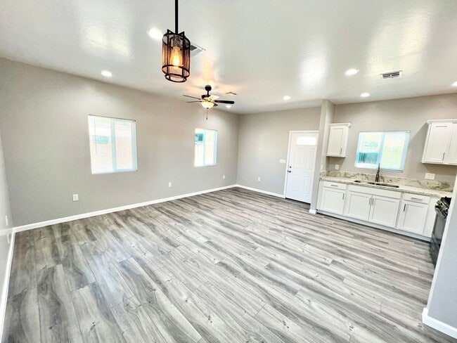Building Photo - New Construction!