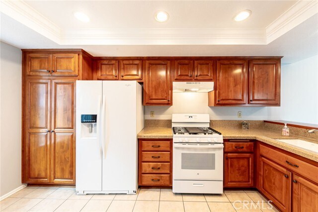 Building Photo - 32 Lone Pine