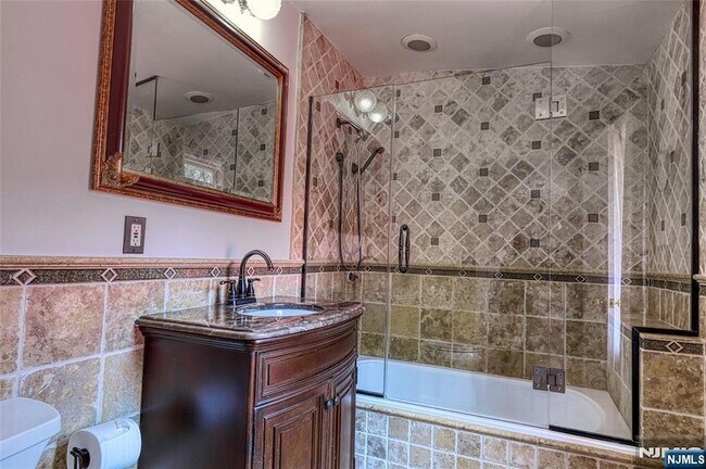 Building Photo - 91 Chestnut Ridge Rd