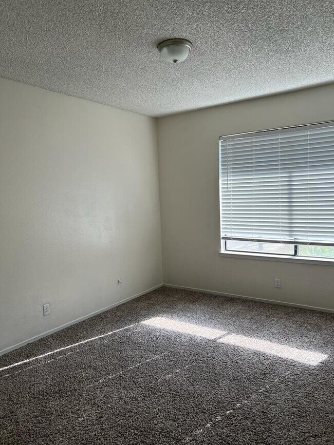 Building Photo - Coming Soon in North Merced!