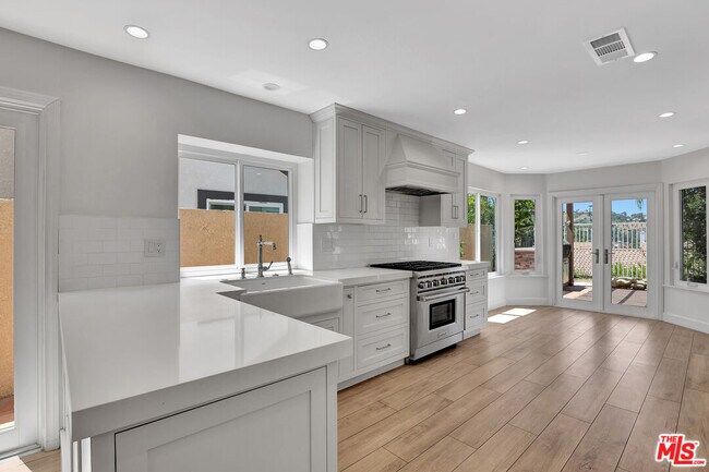 Building Photo - 24701 Cll Conejo