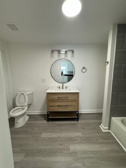 Building Photo - 64 Orchard St