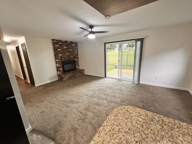 Building Photo - Rambler Golf Course View 3bd 2bath Avail. March 6th