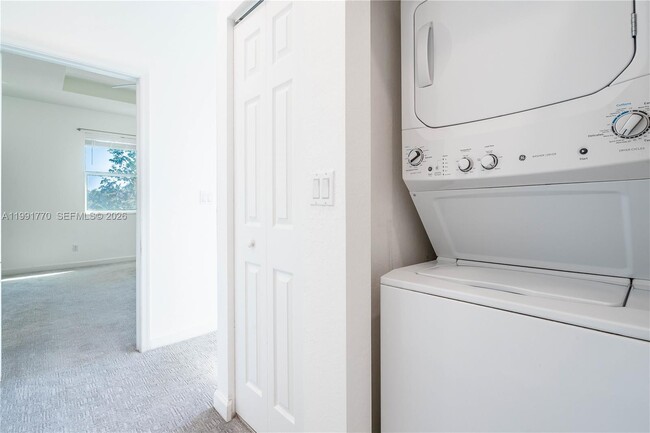 Building Photo - 5354 Ellery Terrace