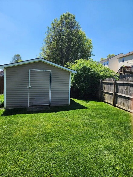 Building Photo - 1325 Harrington Ct