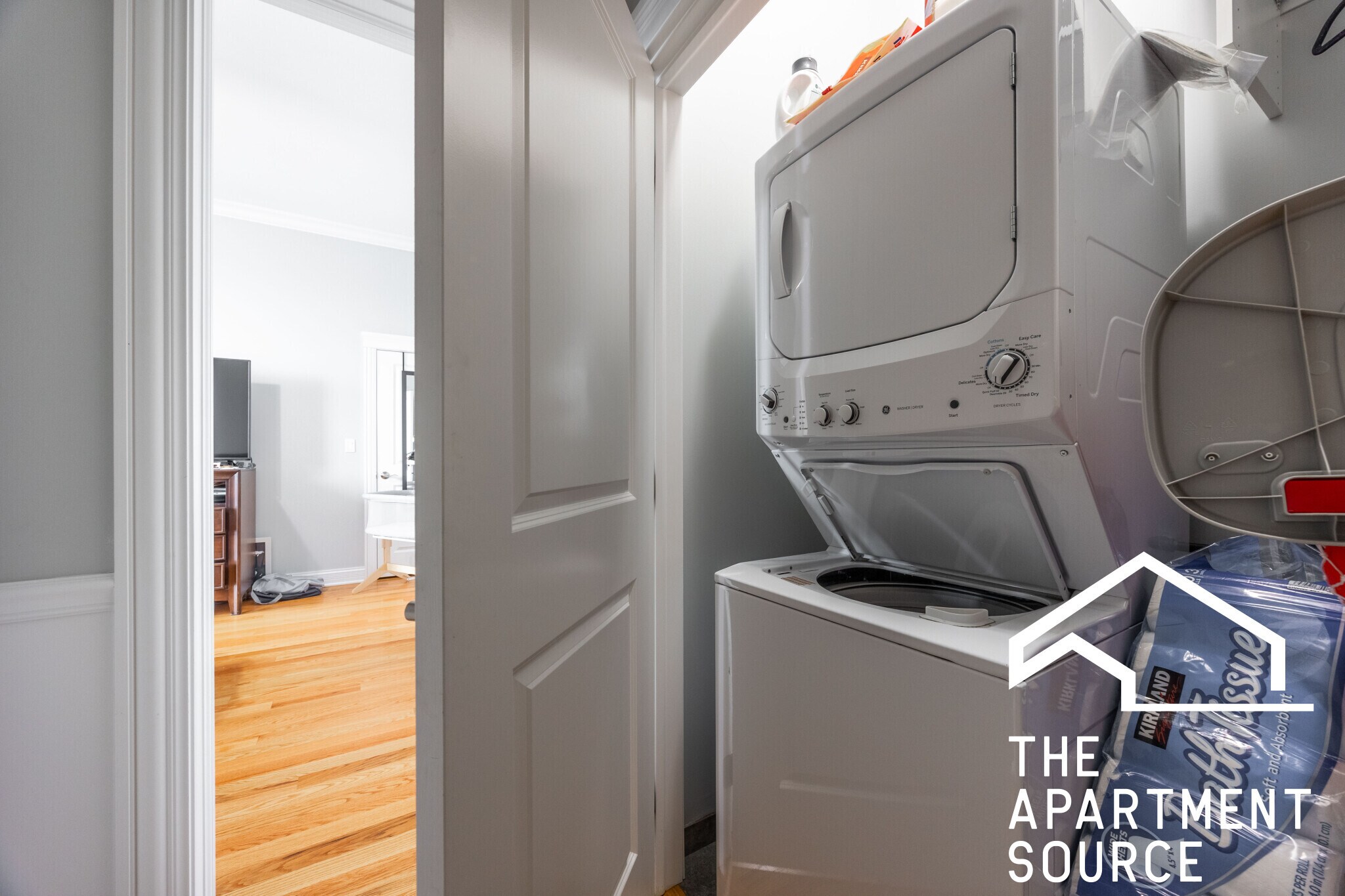 Building Photo - 520 N Western Ave