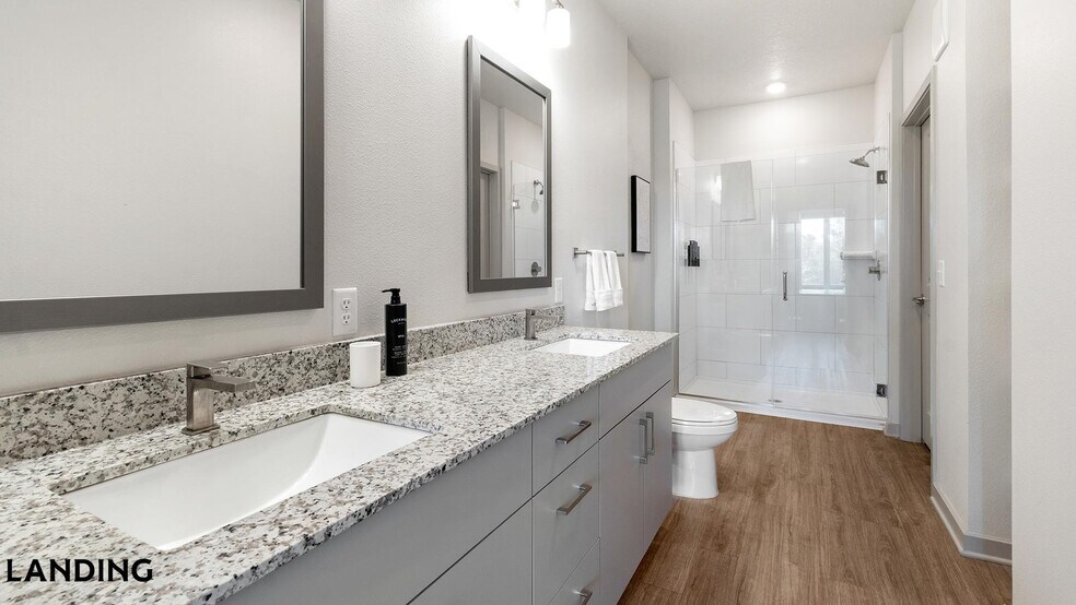Building Photo - 7311 Baymeadows Way