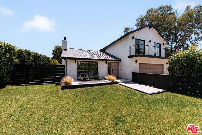 Building Photo - 6450 Surfside Way
