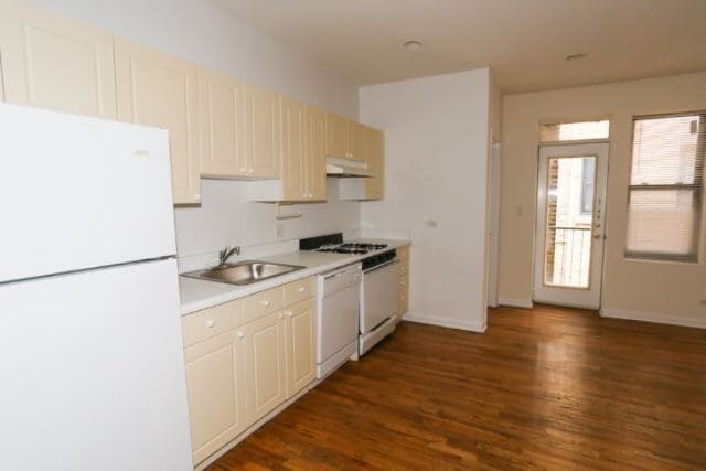 Building Photo - 922 W Dakin St