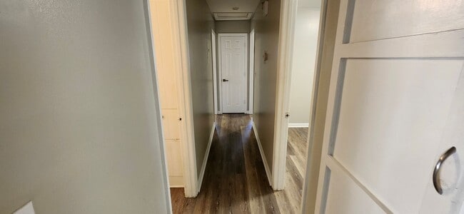 Building Photo - 3 Bedroom Home North Columbus