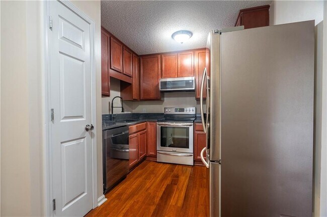 Building Photo - 295 Winding River Dr