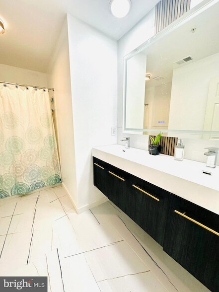 Building Photo - 17816 Singh Ct