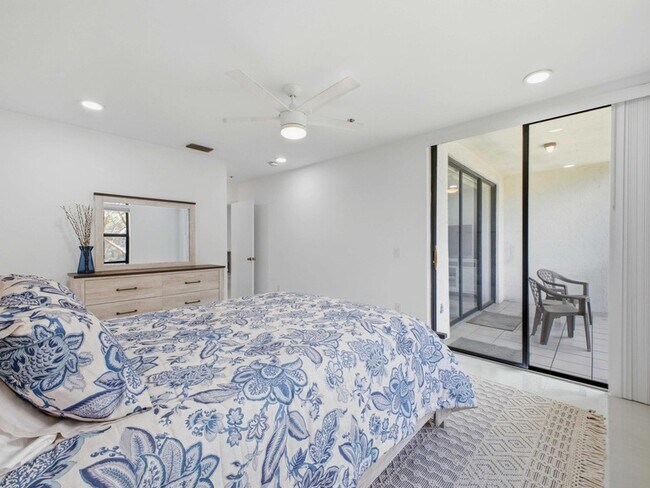 Building Photo - 5157 Floria Way