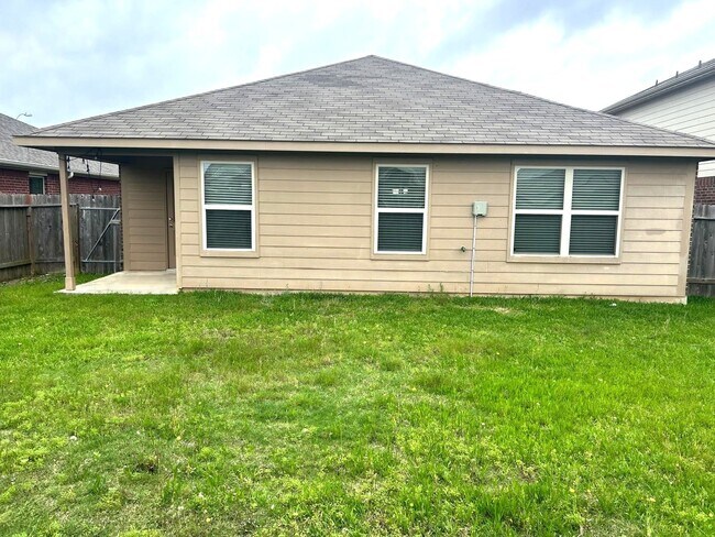 Building Photo - 6110 Lilly Belle St