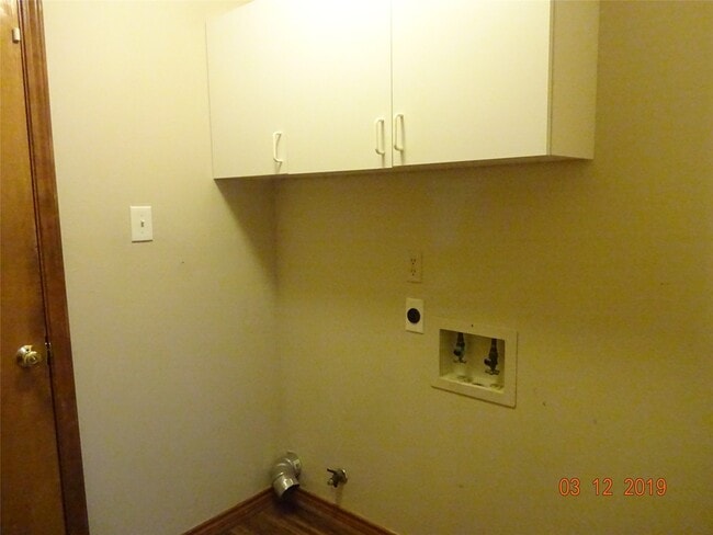Building Photo - 73 Hickory Oak Dr