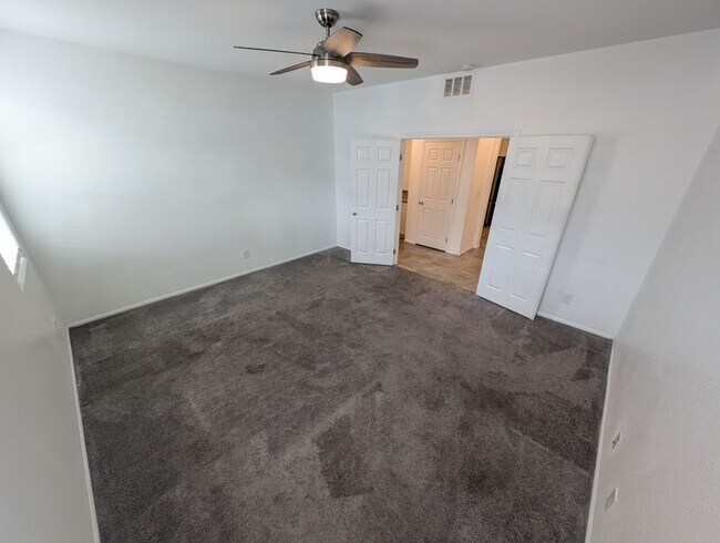 Building Photo - 4811 Shady Chestnut Ct