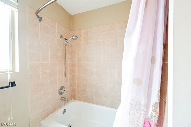 Building Photo - 109 Elegante Way