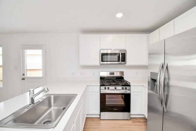 Building Photo - 1615 Windrose Bnd