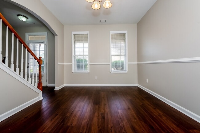 Building Photo - 613 Brookwater Dr